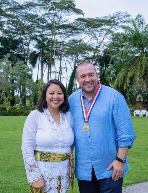 Partner photo with medal